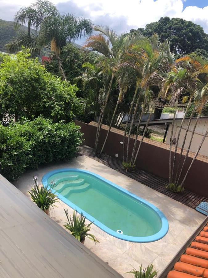 Linda Casa Com Piscina Em Bombinhas, Espaco Inteiro 外观 照片