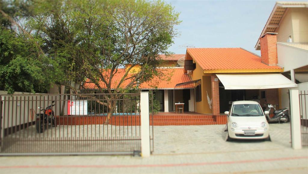 Linda Casa Com Piscina Em Bombinhas, Espaco Inteiro 外观 照片